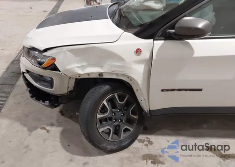 2019 Jeep Compass Trailhawk 4X4 из США, поврежденный, VIN 3C4NJDDB7KT669121